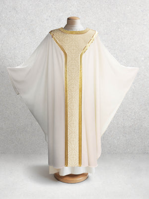 601 Classic Yoke Chasuble in White