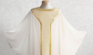 601 Classic Yoke Chasuble in White