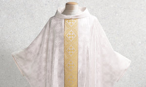Classic Francis <br> Chasuble <br> in Lucia White