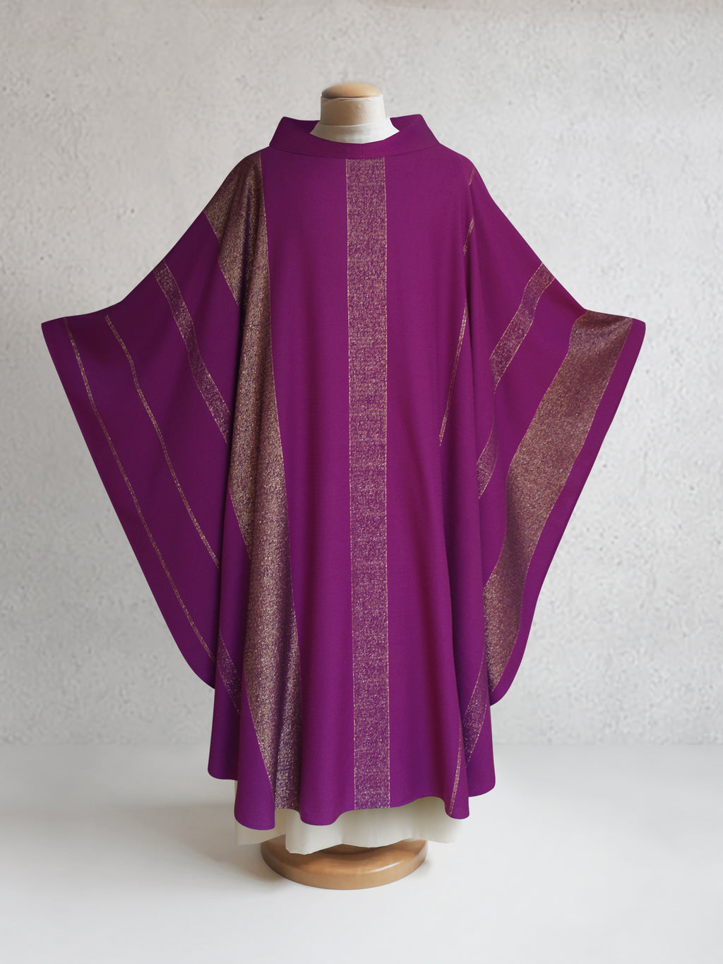 Beaulieux Woven Chasuble in Purple